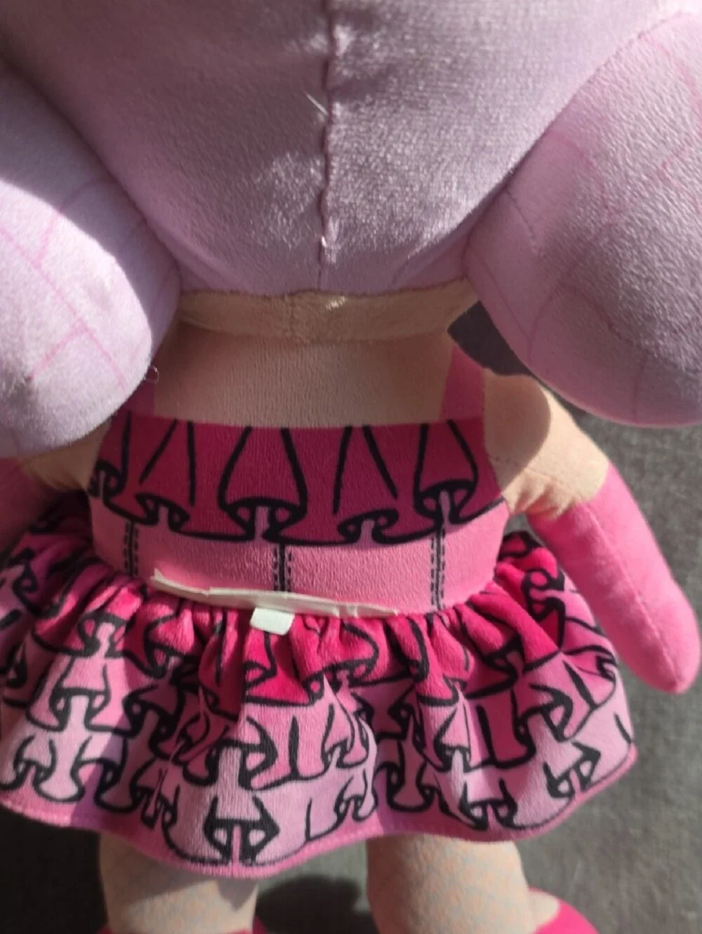 L.O.L. Surprise! Plush Doll Showbaby - Light Pink & Hot Pink.